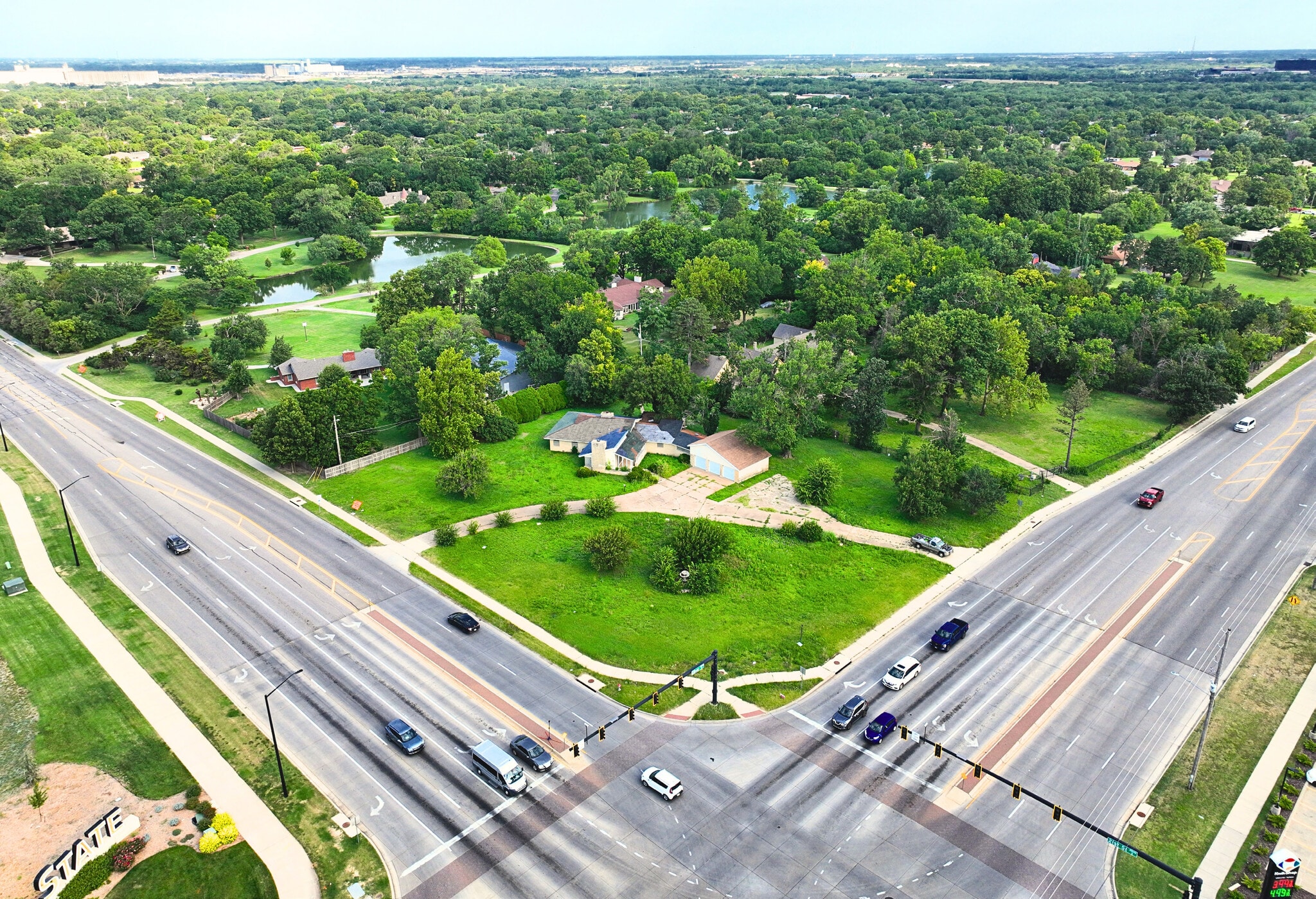 11 N Crestview Lakes Dr, Wichita, KS à vendre Photo principale– Image 1 sur 4