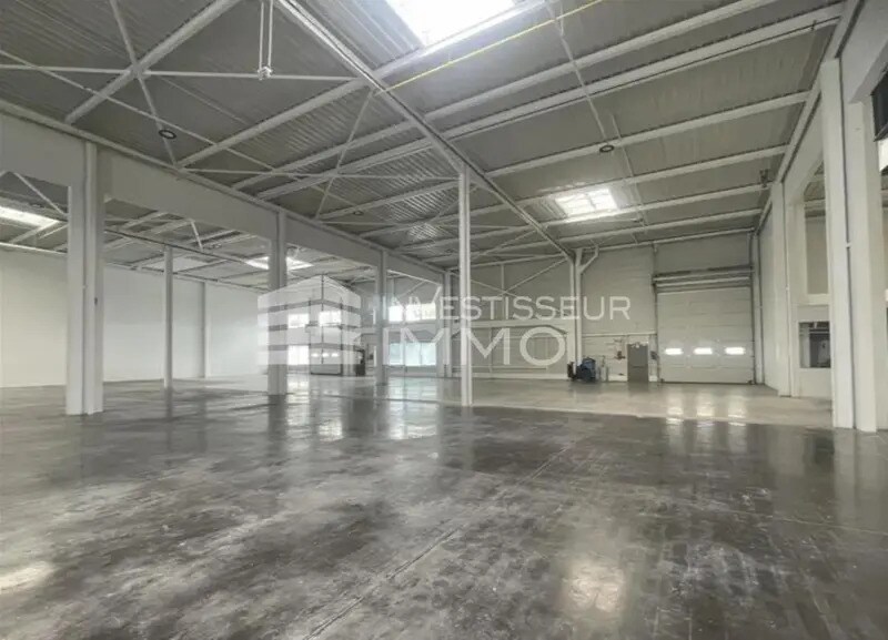 Local d’activités dans Le Blanc-Mesnil à louer - Photo de l’immeuble – Image 3 sur 5