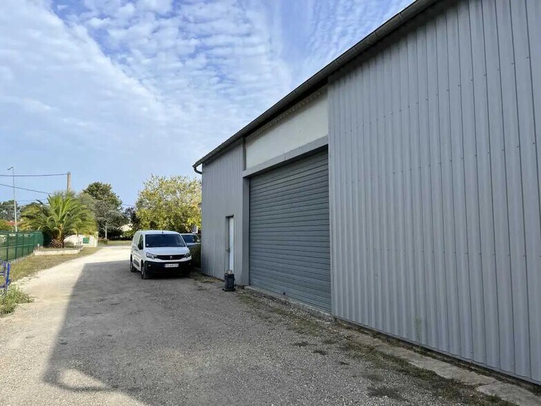 Local d'activités dans Saint-André-de-Cubzac à vendre - Photo de l’immeuble – Image 1 sur 6