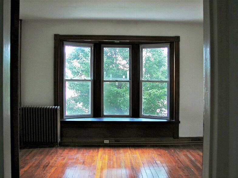 2208 2210 2212 Maryland ave portefeuille de 2 biens à vendre sur LoopNet.fr - Photo intérieure – Image 2 sur 4