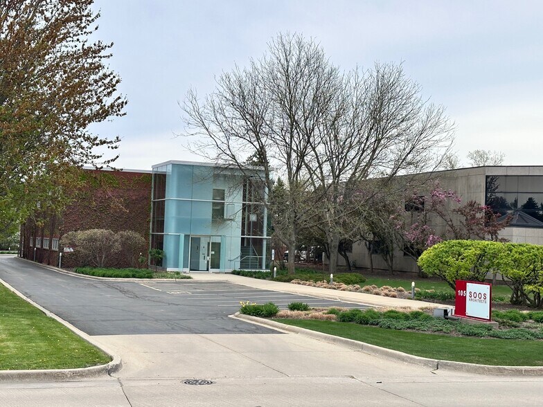 105 Schelter Rd, Lincolnshire, IL à vendre - Photo de l’immeuble – Image 1 sur 6