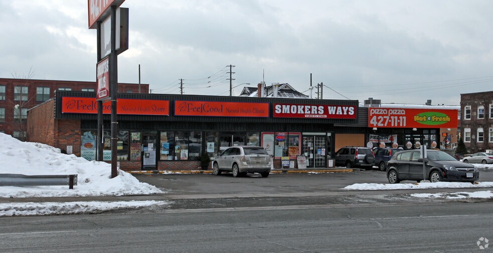 129 King St E, Oshawa, ON à louer - Photo de l’immeuble – Image 1 sur 7
