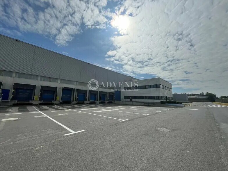 Industriel/Logistique dans Bonneuil-sur-Marne à louer - Photo de l’immeuble – Image 1 sur 12