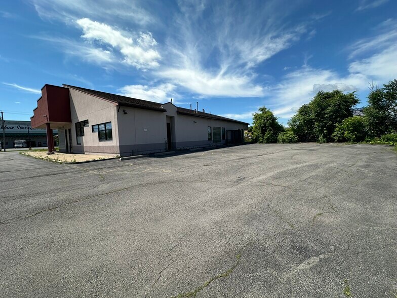 961 Canal St, Syracuse, NY à vendre - Photo de l’immeuble – Image 3 sur 49