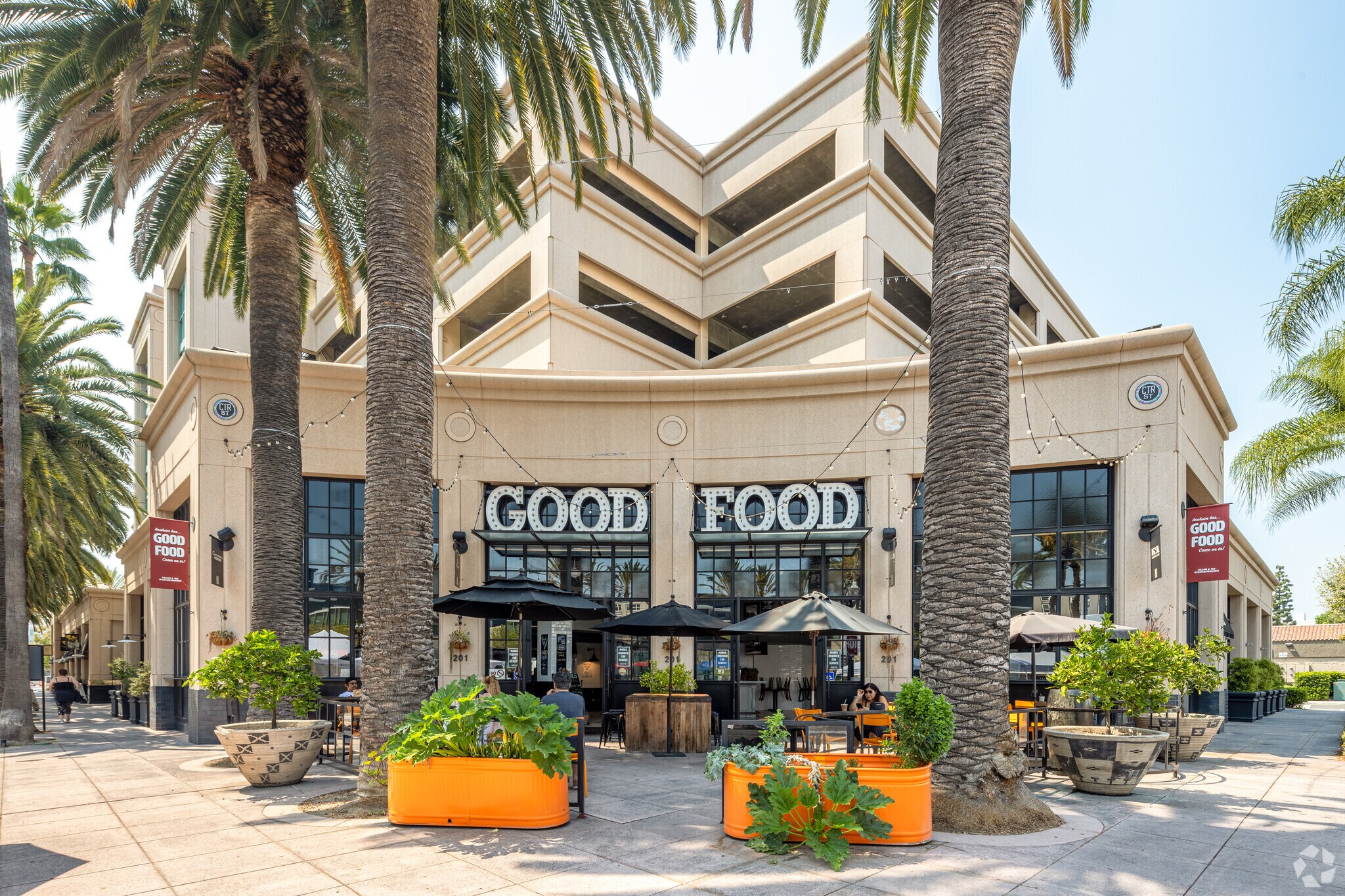 131-195 W Center Street Promenade, Anaheim, CA à louer Photo principale– Image 1 sur 20