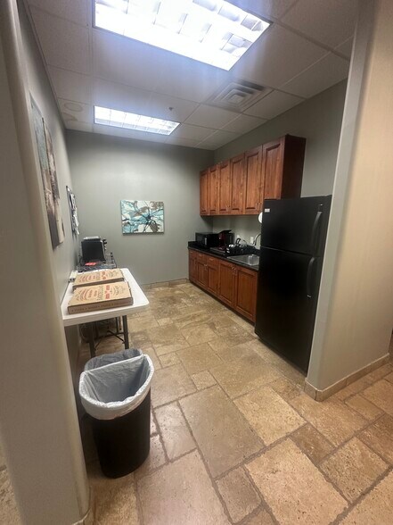 2222 W Parkside Ln, Phoenix, AZ à vendre - Photo intérieure – Image 2 sur 10