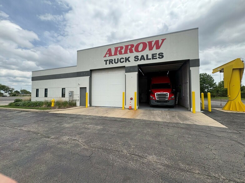 245 W South Frontage Rd, Bolingbrook, IL à vendre - Photo de l’immeuble – Image 2 sur 6