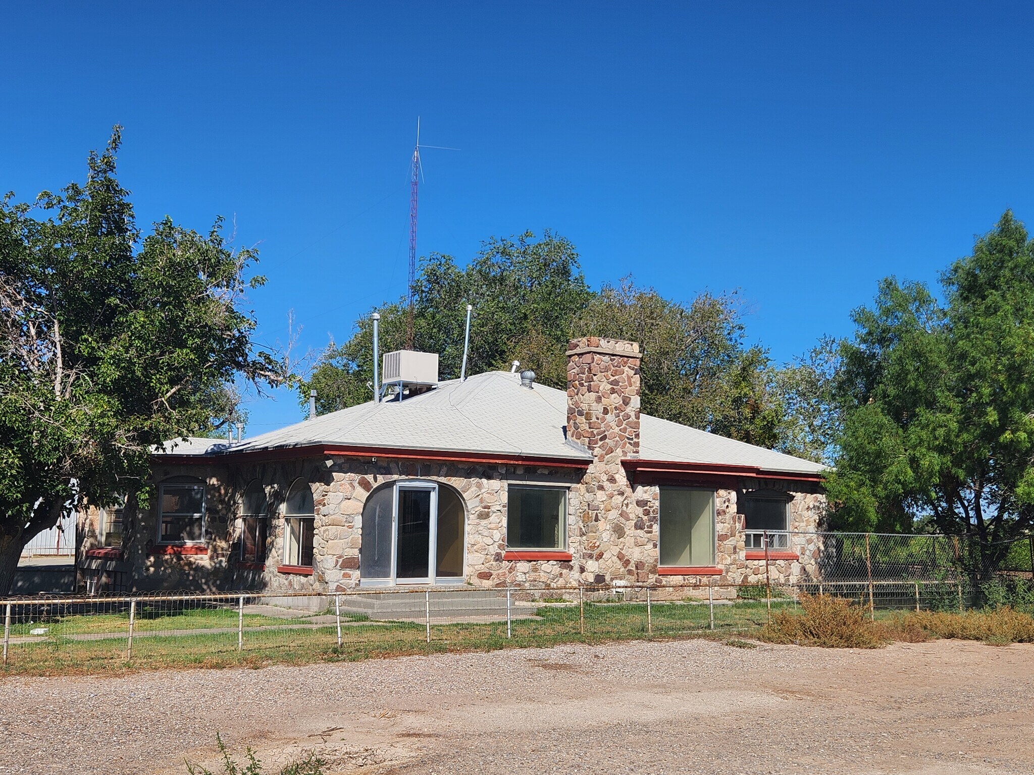 6643 Westside Dr, El Paso, TX à louer Photo principale– Image 1 sur 3