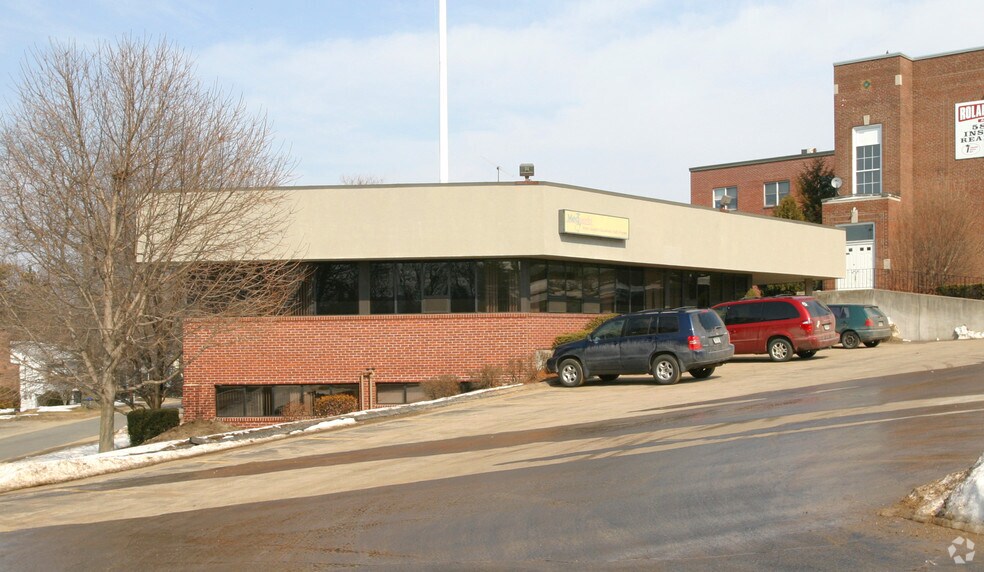 975 Farmington Ave, Bristol, CT à louer - Photo de l’immeuble – Image 2 sur 5