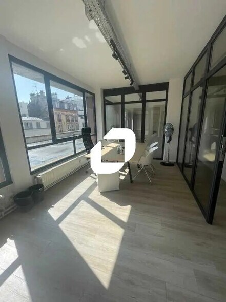 Bureau dans Boulogne-Billancourt à louer - Photo de l’immeuble – Image 3 sur 11