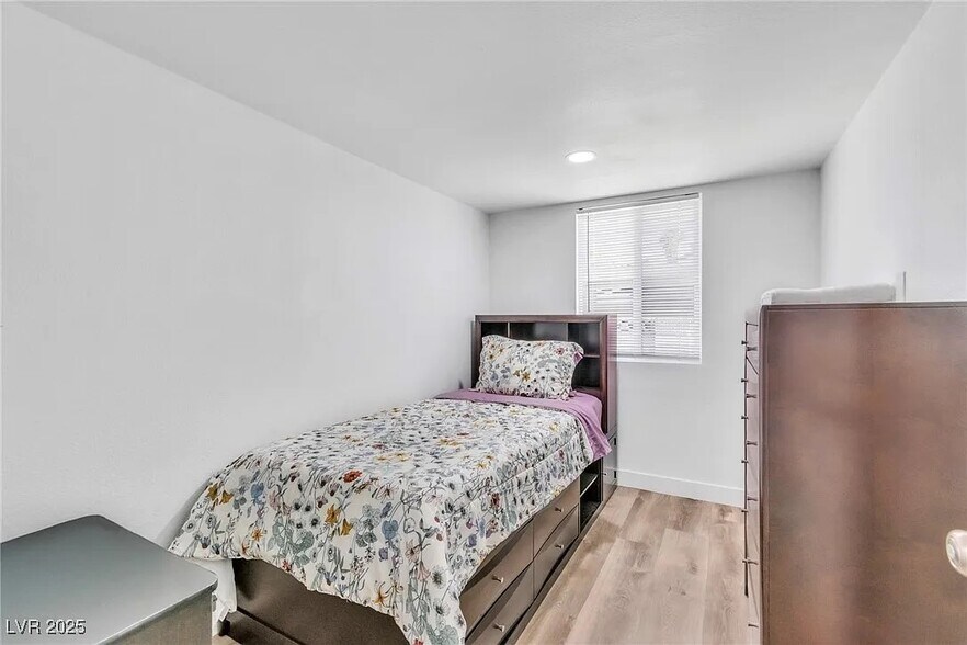 4785 San Sebastian Ave, Las Vegas, NV à vendre - Photo de l’immeuble – Image 2 sur 26