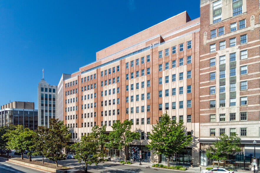 1330 Connecticut Ave NW, Washington, DC à louer - Photo principale – Image 1 sur 13