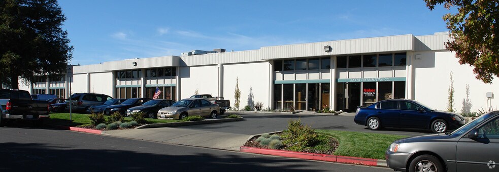 1444 Royal Industrial Way, Concord, CA à louer - Photo de l’immeuble – Image 3 sur 5