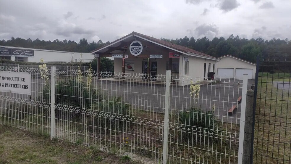 Local d'activités dans Morcenx-la-Nouvelle à vendre - Photo de l’immeuble – Image 1 sur 2
