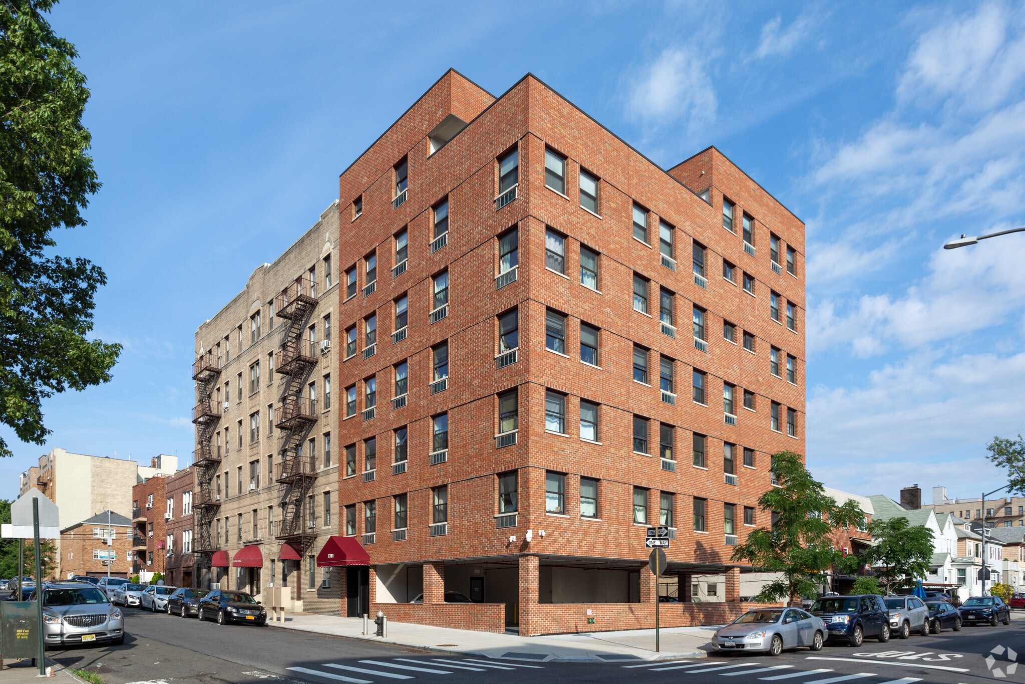 1701 Parkview Ave, Bronx, NY à vendre Photo principale– Image 1 sur 5