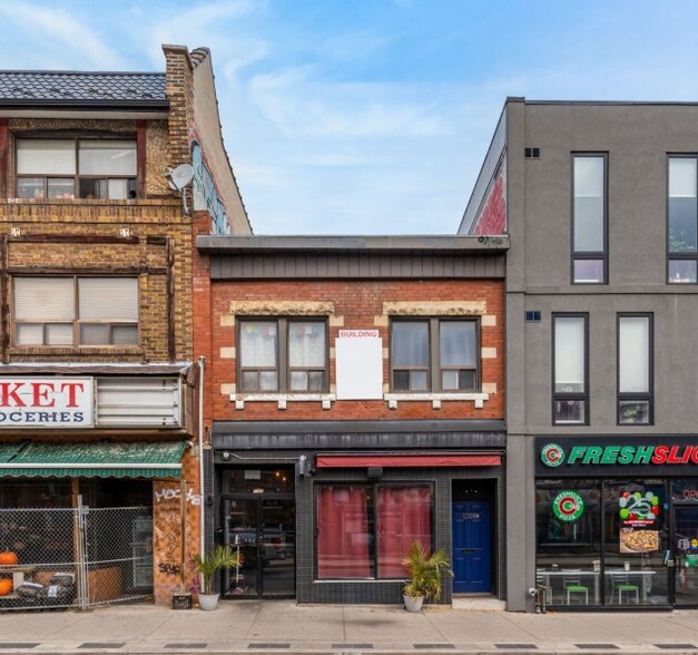 1108 St Clair Ave W, Toronto, ON à vendre - Photo de l’immeuble – Image 1 sur 4