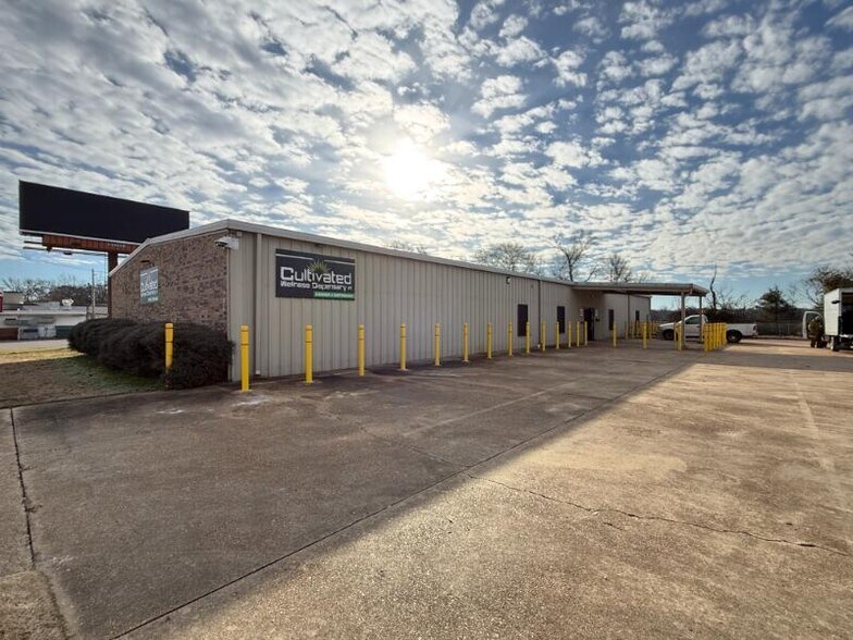 794 E Main St, Tupelo, MS à vendre - Photo de l’immeuble – Image 3 sur 29