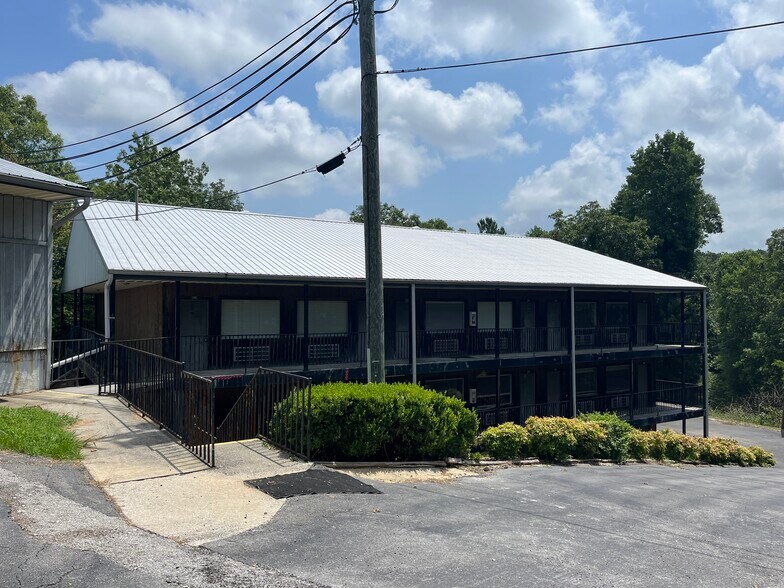 1000 Chula Vista Ln, Pell City, AL à vendre - Photo de l’immeuble – Image 2 sur 21