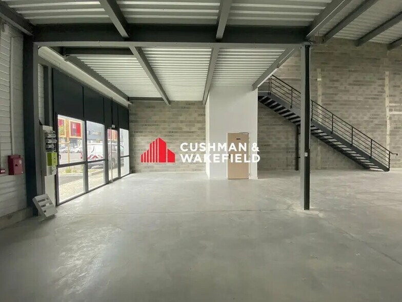 25 Rue Des Usines, Fenouillet à louer - Photo de l’immeuble – Image 2 sur 8