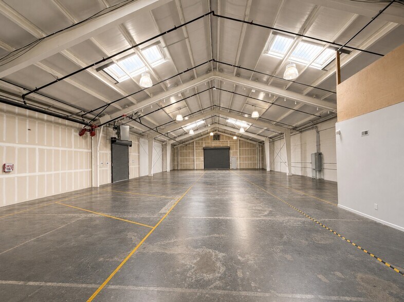 593 Quarry Rd, San Carlos, CA à louer - Photo intérieure – Image 3 sur 7