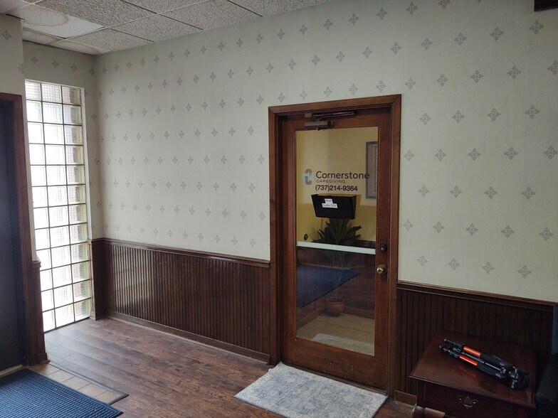 100 E San Antonio St, San Marcos, TX à louer - Photo de l’immeuble – Image 3 sur 7