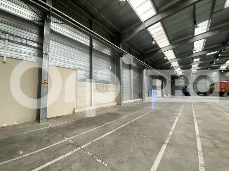 Industriel/Logistique dans Lacrouzette à vendre - Photo de l’immeuble – Image 1 sur 7