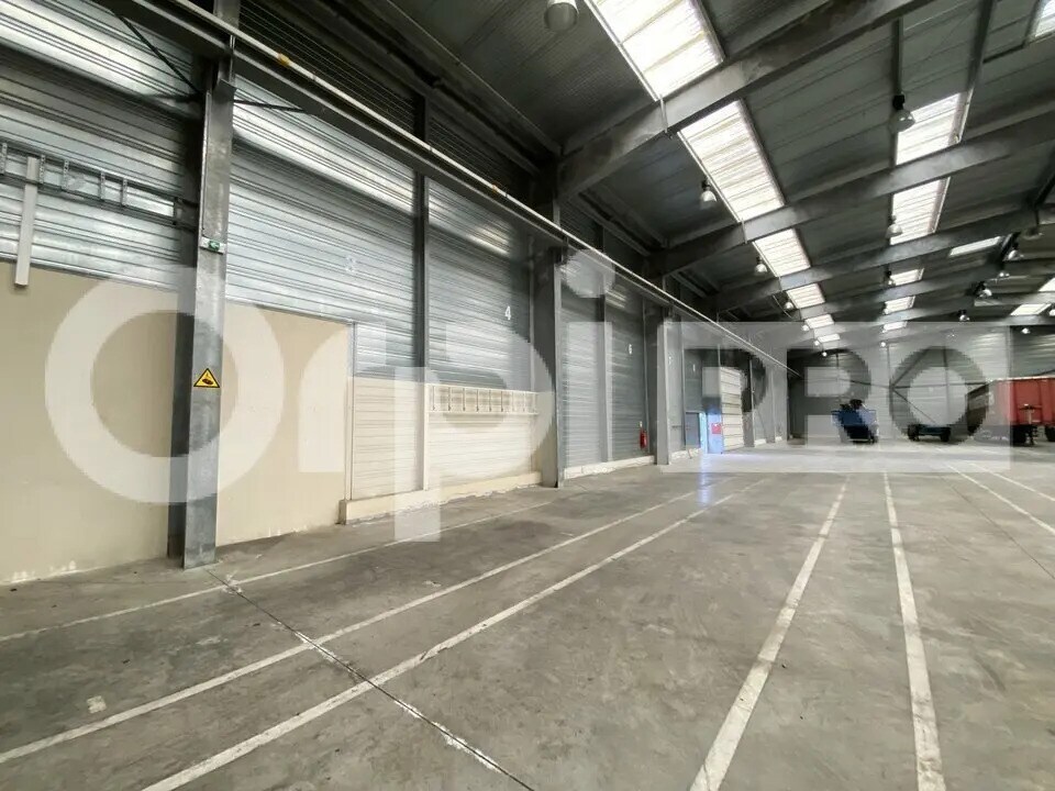 Industriel/Logistique dans Lacrouzette à vendre Photo de l’immeuble– Image 1 sur 8