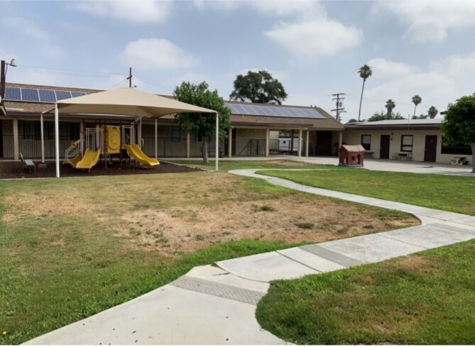 9904 Bloomington Ave, Bloomington, CA à louer - Photo de l’immeuble – Image 2 sur 20
