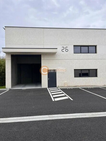 Local d'activités dans Mios à vendre - Photo de l’immeuble – Image 2 sur 10