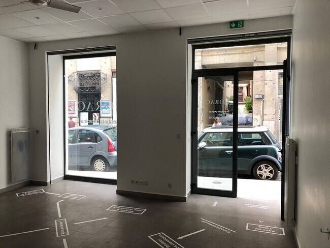 Plus de détails pour Local commercial à louer