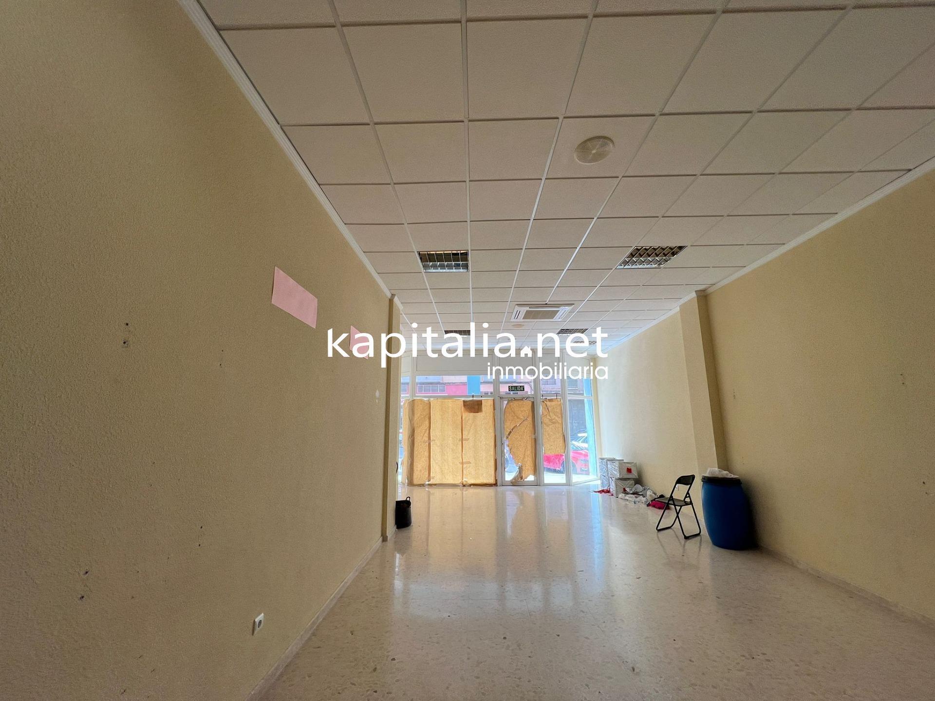Local commercial dans Ontinyent, Valencia à louer Photo intérieure– Image 1 sur 7