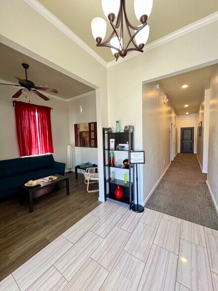 11900 N MacArthur, Oklahoma City, OK à louer - Hall d’entrée – Image 3 sur 20