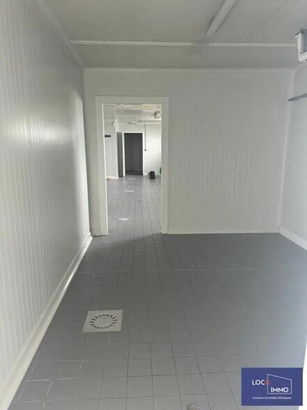 Local d'activités dans Bassens à vendre - Photo intérieure – Image 2 sur 6