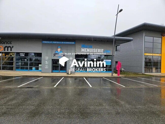 Plus de détails pour Local commercial à louer