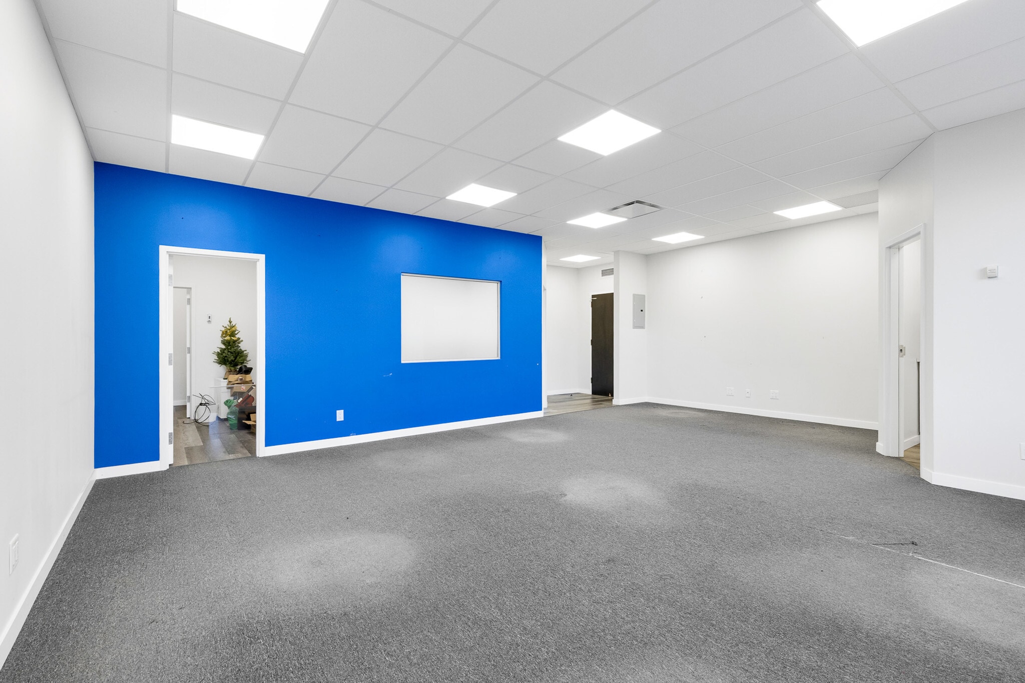 5843-5847 Ch De La Côte-Des-Neiges, Montréal, QC à louer Photo intérieure– Image 1 sur 8