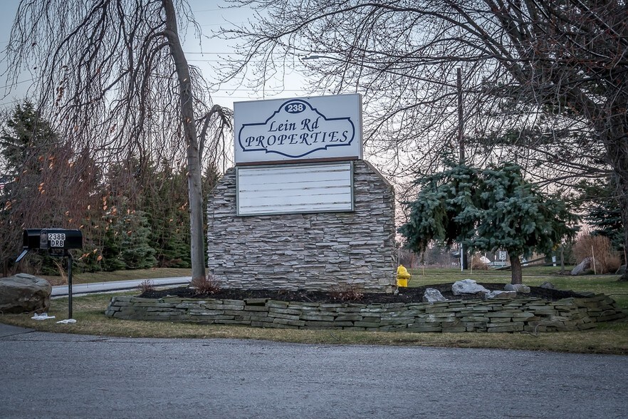 238 Lein Rd, West Seneca, NY à louer - Photo de l’immeuble – Image 3 sur 5
