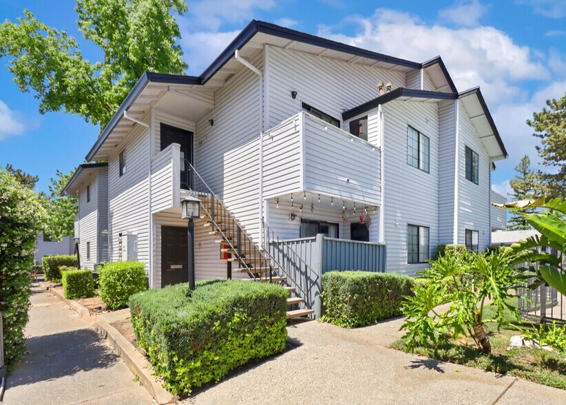 2626 Marigold Ln, Sacramento, CA à vendre - Photo de l’immeuble – Image 1 sur 16