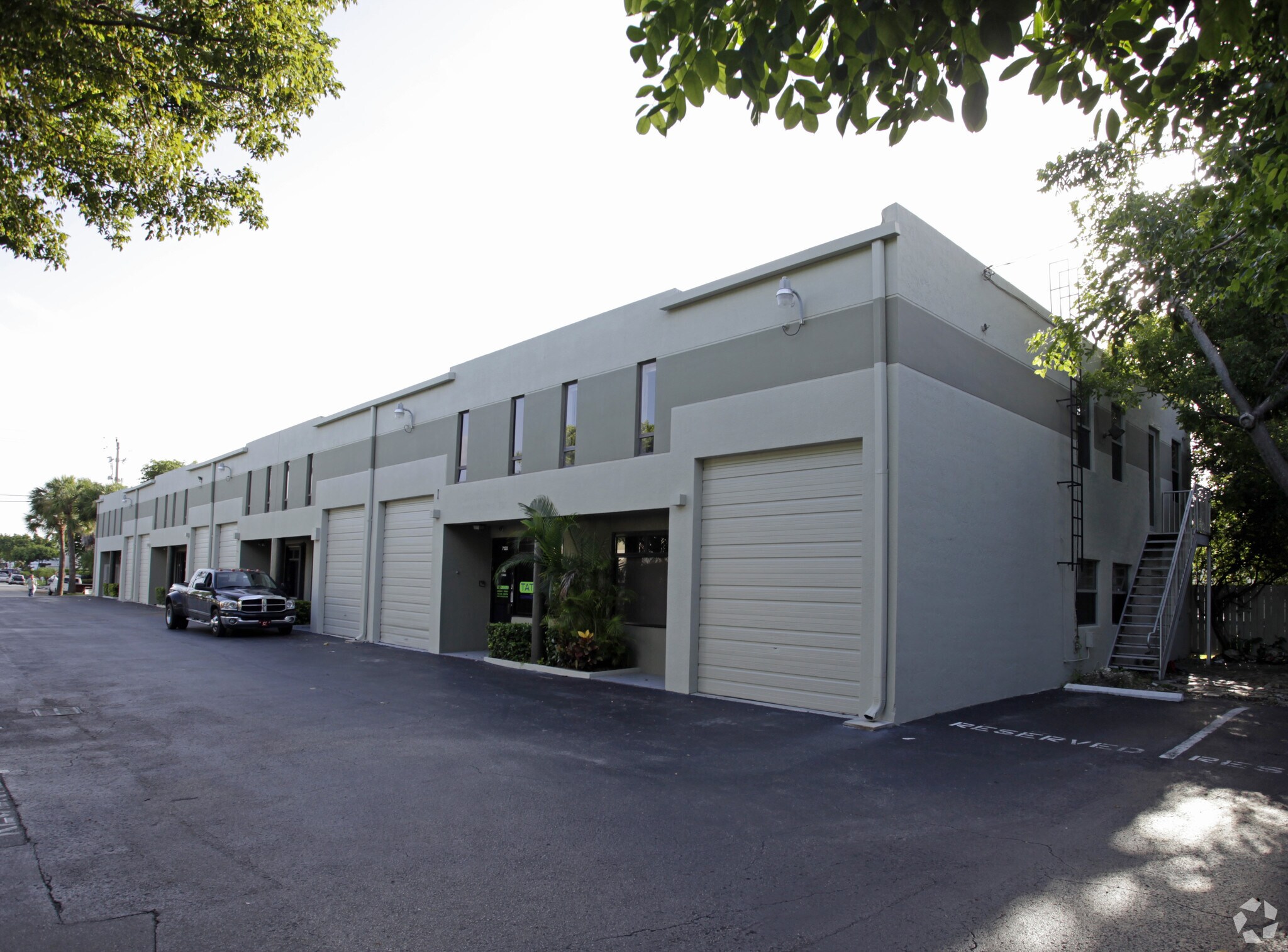 7100-7120 SW 47th St, Miami, FL à louer Photo principale– Image 1 sur 3