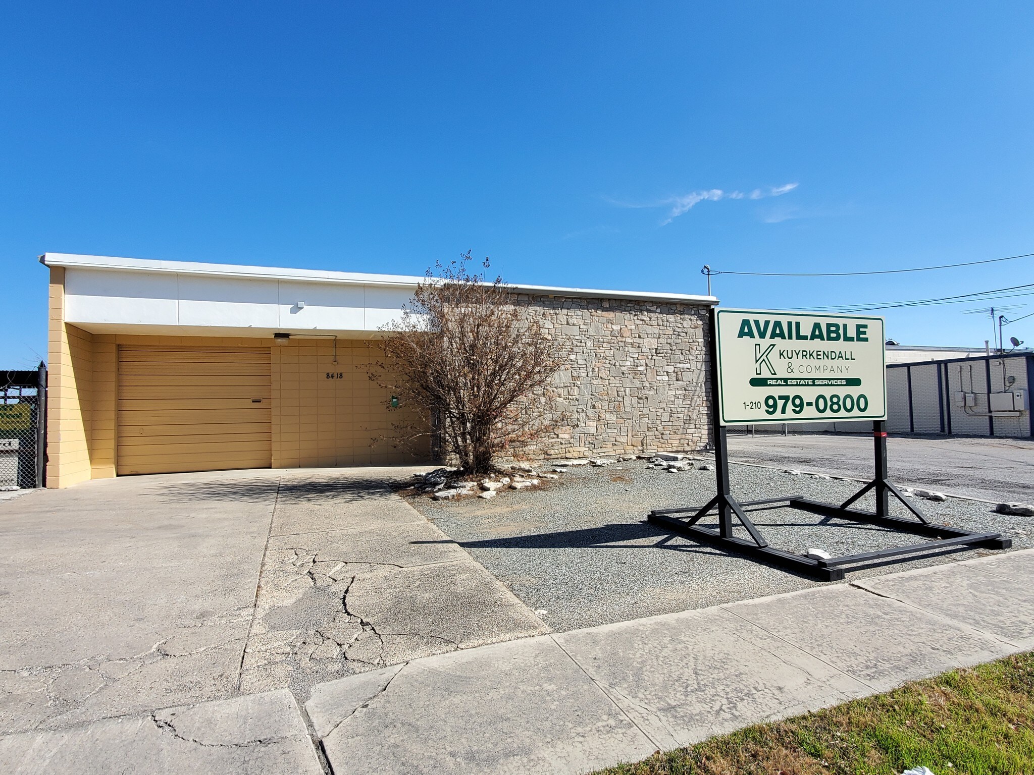 8418 Speedway Dr, San Antonio, TX à louer Photo principale– Image 1 sur 12