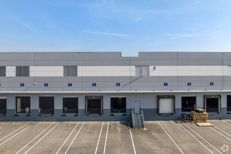 11710 North Freeway, Houston, TX à louer - Photo de l’immeuble – Image 3 sur 4