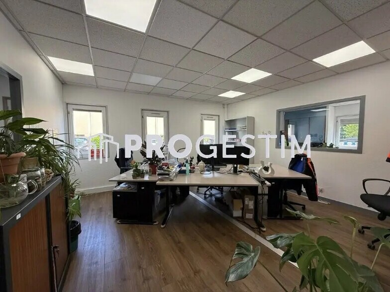 Bureau dans Dijon à louer - Photo de l’immeuble – Image 1 sur 11