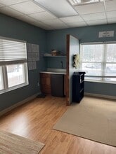 2132 Five Mile Line Rd, Penfield, NY à louer Photo intérieure– Image 2 sur 3