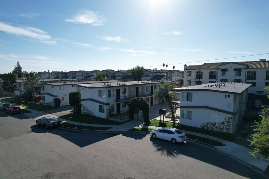 119-135 S Fahrion Pl, Anaheim, CA à vendre - Photo de l’immeuble – Image 3 sur 8