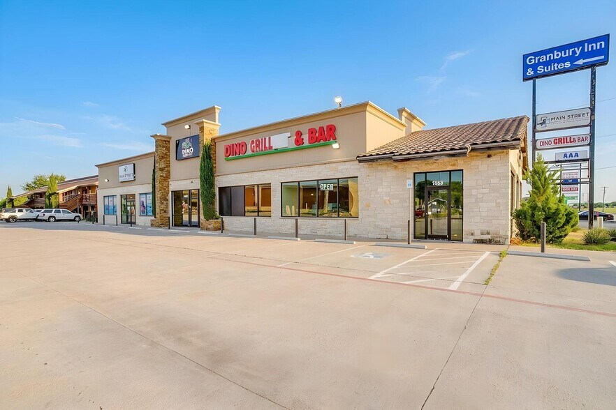 1333-1337 N Plaza Dr, Granbury, TX à vendre - Photo de l’immeuble – Image 3 sur 28
