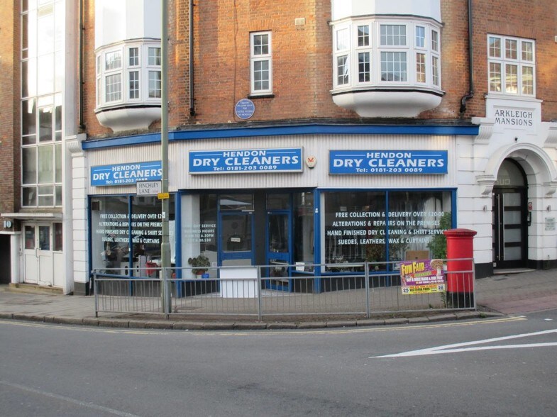 194-200 Brent St, Londres à louer - Photo de l’immeuble – Image 3 sur 5