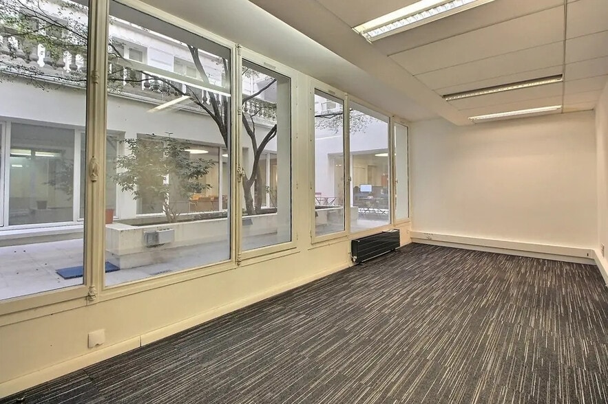 70 Boulevard De Courcelles, Paris à louer - Photo de l’immeuble – Image 2 sur 18