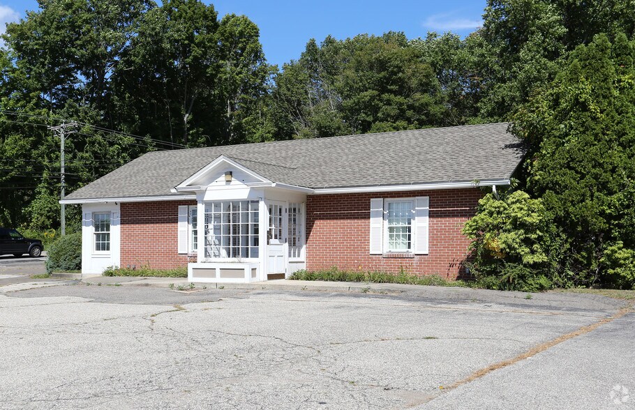650 Middle Tpke, Storrs Mansfield, CT à louer - Photo de l’immeuble – Image 2 sur 16