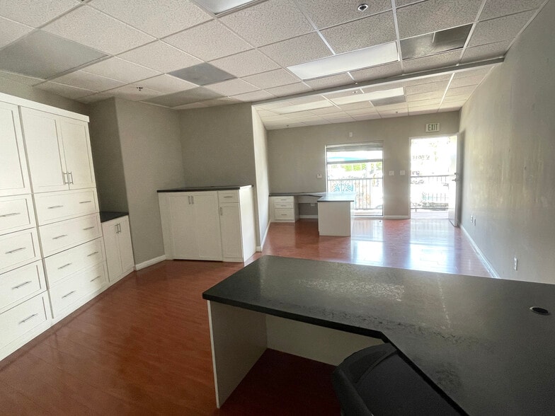 651 N Sepulveda Blvd, Los Angeles, CA à louer - Photo intérieure – Image 2 sur 5