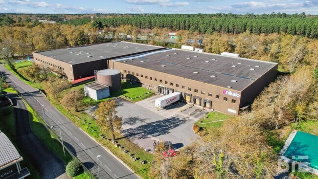 Plus de détails pour Bureau, Industriel/Logistique à louer