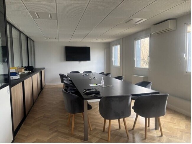 Plus de détails pour Bureau à vendre